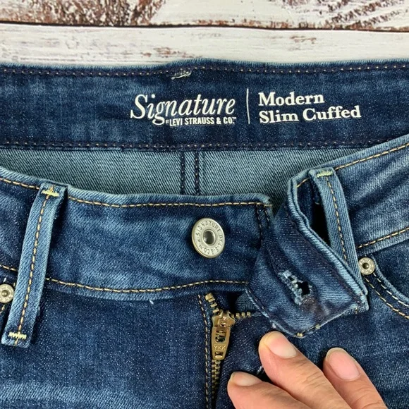 Levi Strauss Slim cuffed crop blue jeans Size 8 - Picture 2 of 16